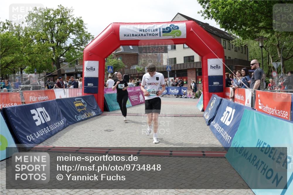 10.05.2026 - 8. Wedeler Halbmarathon Yannick Fuchs http://msf.ph/oto/9734848 10.05.2026 11:54:00 Ziel 76, 303, 2102 meine-sportfotos.de