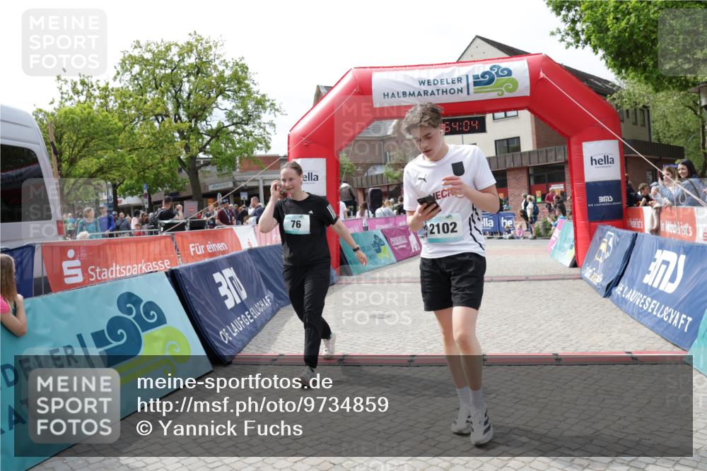 10.05.2026 - 8. Wedeler Halbmarathon Yannick Fuchs http://msf.ph/oto/9734859 10.05.2026 11:54:02 Ziel 76, 303, 2102 meine-sportfotos.de