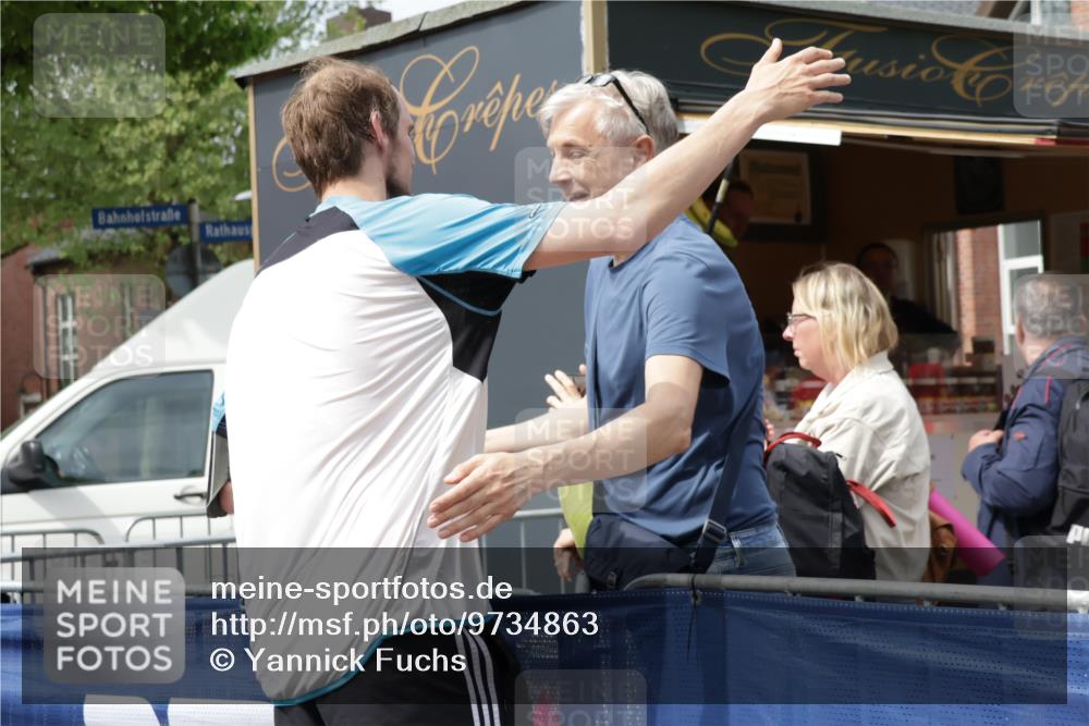 10.05.2026 - 8. Wedeler Halbmarathon Yannick Fuchs http://msf.ph/oto/9734863 10.05.2026 11:54:05 Ziel 76 meine-sportfotos.de