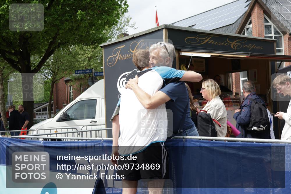 10.05.2026 - 8. Wedeler Halbmarathon Yannick Fuchs http://msf.ph/oto/9734869 10.05.2026 11:54:05 Ziel 76 meine-sportfotos.de