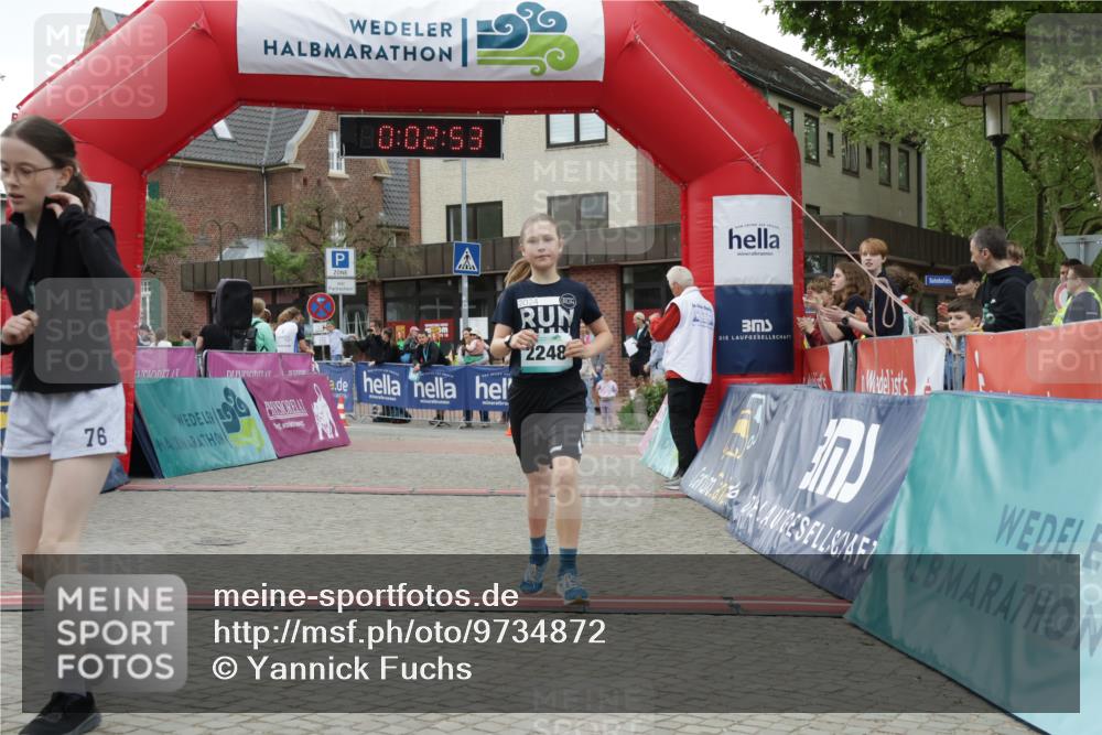 10.05.2026 - 8. Wedeler Halbmarathon Yannick Fuchs http://msf.ph/oto/9734872 10.05.2026 12:47:49 Ziel 997, 2093, 2152, 2248 meine-sportfotos.de