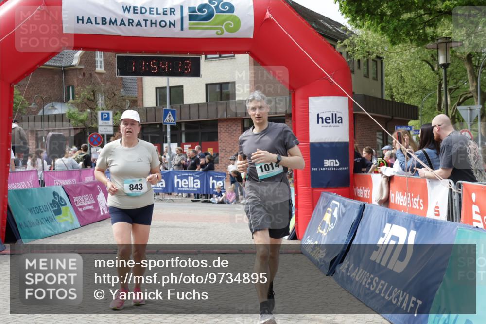 10.05.2026 - 8. Wedeler Halbmarathon Yannick Fuchs http://msf.ph/oto/9734895 10.05.2026 11:54:11 Ziel 267, 843, 1014 meine-sportfotos.de
