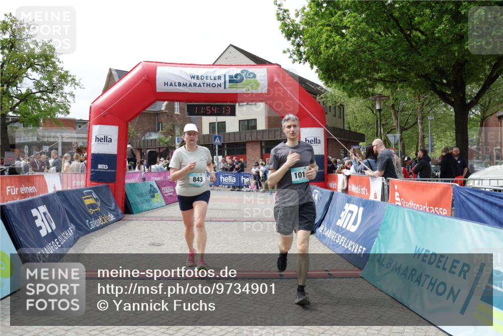 10.05.2026 - 8. Wedeler Halbmarathon Yannick Fuchs http://msf.ph/oto/9734901 10.05.2026 11:54:12 Ziel 267, 843, 1014 meine-sportfotos.de