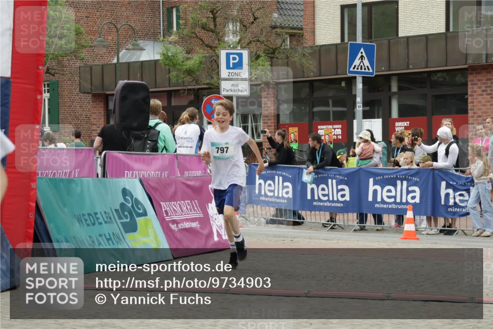 10.05.2026 - 8. Wedeler Halbmarathon Yannick Fuchs http://msf.ph/oto/9734903 10.05.2026 12:47:56 Ziel 796, 797 meine-sportfotos.de