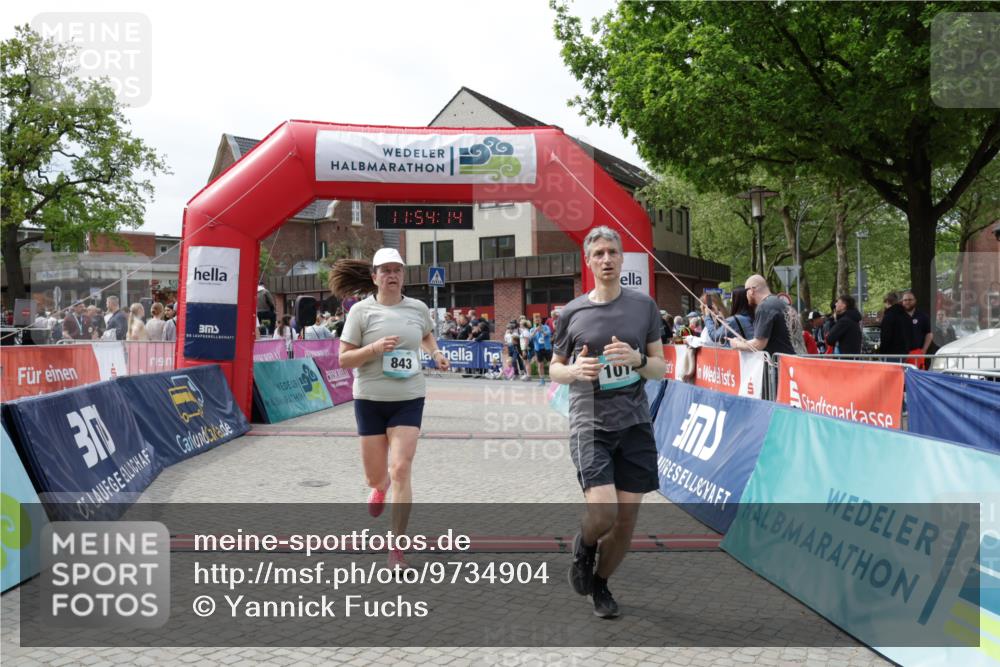 10.05.2026 - 8. Wedeler Halbmarathon Yannick Fuchs http://msf.ph/oto/9734904 10.05.2026 11:54:12 Ziel 267, 843, 1014 meine-sportfotos.de
