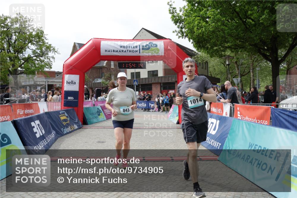 10.05.2026 - 8. Wedeler Halbmarathon Yannick Fuchs http://msf.ph/oto/9734905 10.05.2026 11:54:12 Ziel 267, 843, 1014 meine-sportfotos.de