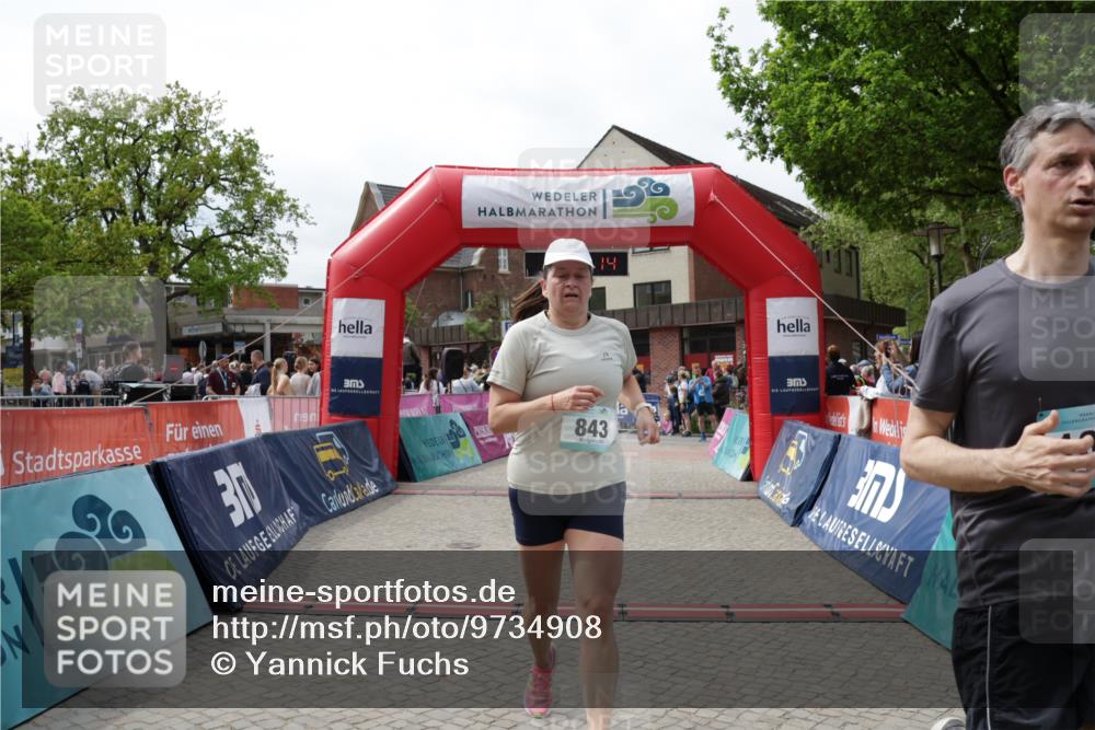 10.05.2026 - 8. Wedeler Halbmarathon Yannick Fuchs http://msf.ph/oto/9734908 10.05.2026 11:54:12 Ziel 267, 843, 1014 meine-sportfotos.de