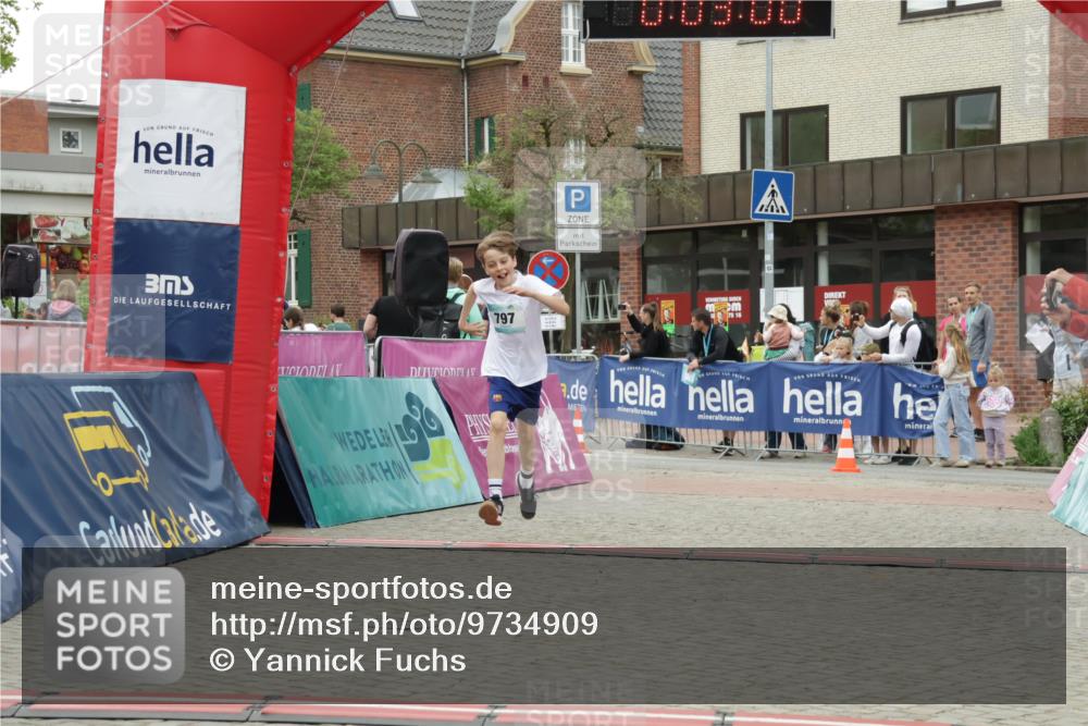 10.05.2026 - 8. Wedeler Halbmarathon Yannick Fuchs http://msf.ph/oto/9734909 10.05.2026 12:47:56 Ziel 796, 797 meine-sportfotos.de