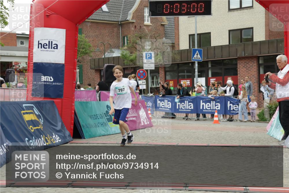 10.05.2026 - 8. Wedeler Halbmarathon Yannick Fuchs http://msf.ph/oto/9734914 10.05.2026 12:47:57 Ziel 796, 797 meine-sportfotos.de