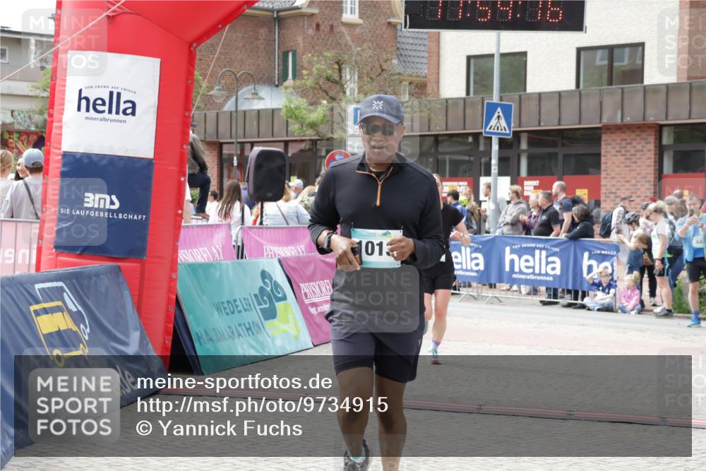 10.05.2026 - 8. Wedeler Halbmarathon Yannick Fuchs http://msf.ph/oto/9734915 10.05.2026 11:54:14 Ziel 267, 843, 1014 meine-sportfotos.de
