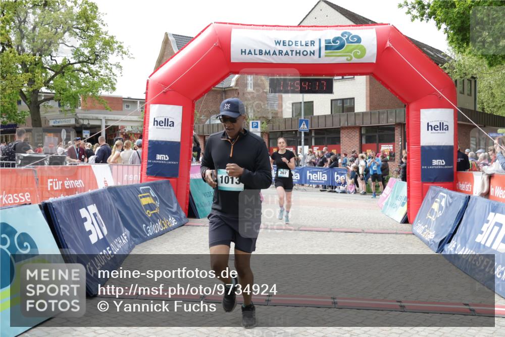 10.05.2026 - 8. Wedeler Halbmarathon Yannick Fuchs http://msf.ph/oto/9734924 10.05.2026 11:54:15 Ziel 267, 843, 1014 meine-sportfotos.de