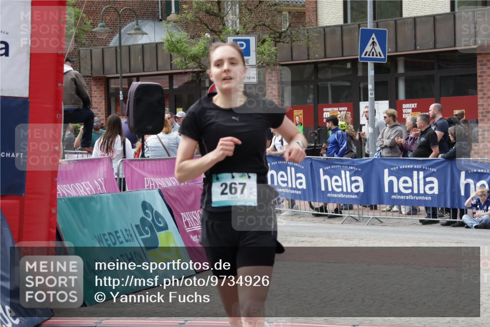 10.05.2026 - 8. Wedeler Halbmarathon Yannick Fuchs http://msf.ph/oto/9734926 10.05.2026 11:54:16 Ziel 267, 843, 1014 meine-sportfotos.de