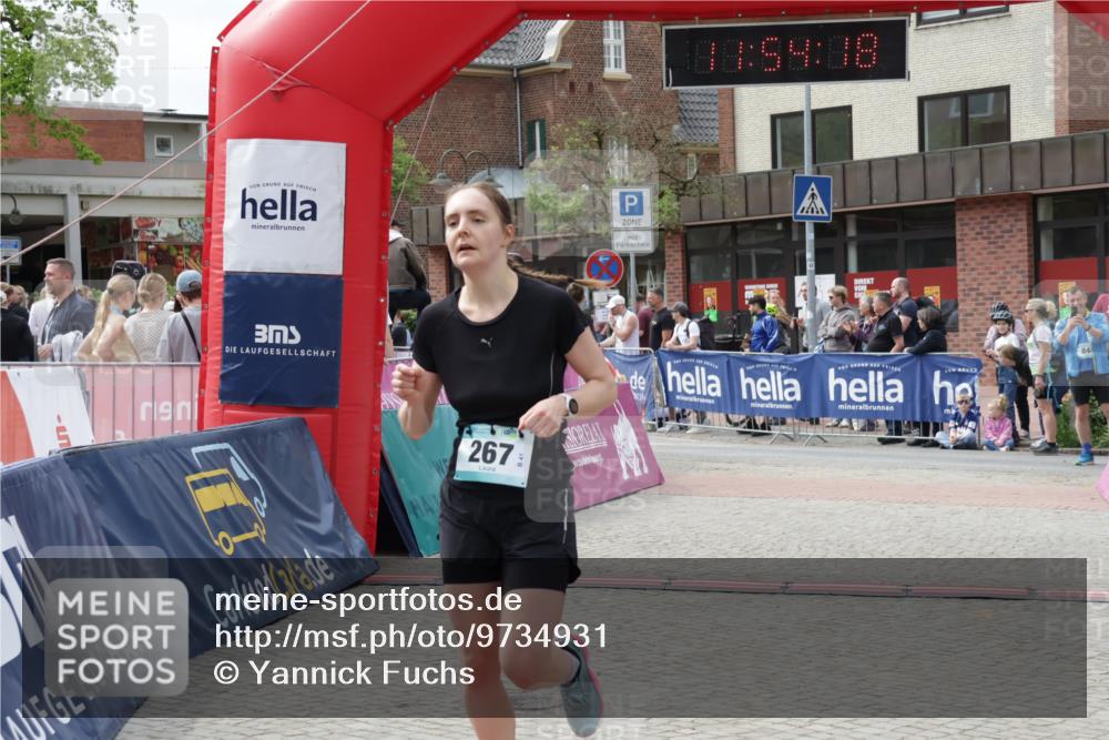 10.05.2026 - 8. Wedeler Halbmarathon Yannick Fuchs http://msf.ph/oto/9734931 10.05.2026 11:54:17 Ziel 267, 1030 meine-sportfotos.de