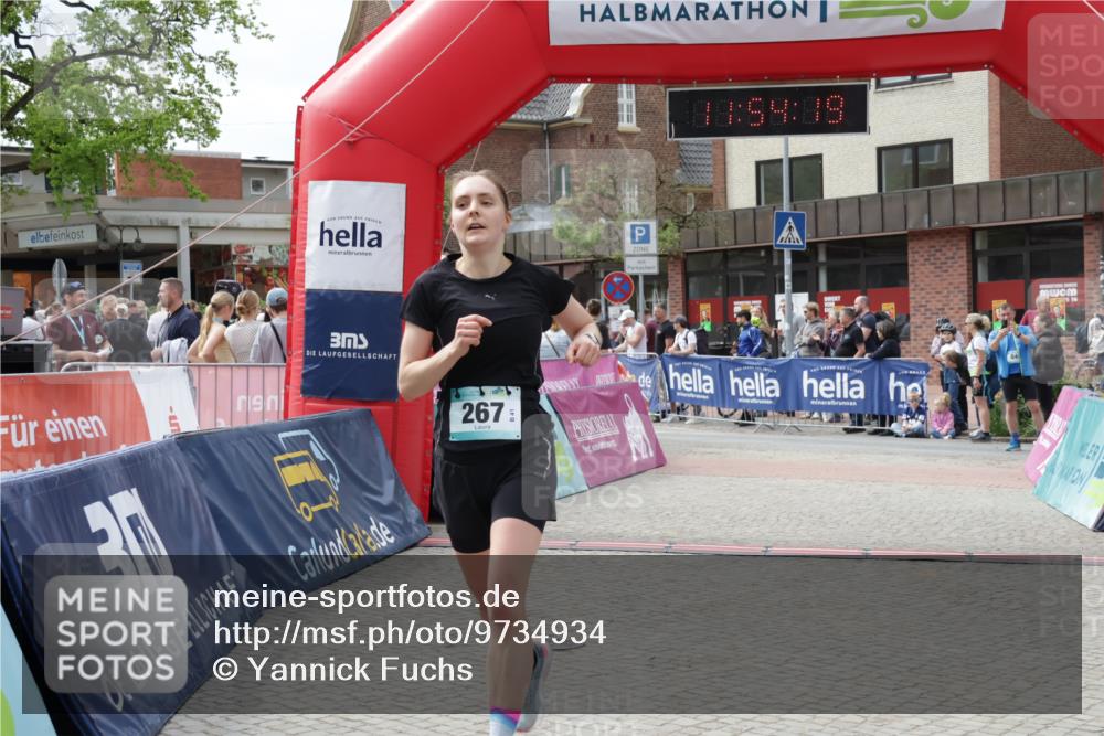 10.05.2026 - 8. Wedeler Halbmarathon Yannick Fuchs http://msf.ph/oto/9734934 10.05.2026 11:54:17 Ziel 267, 1030 meine-sportfotos.de
