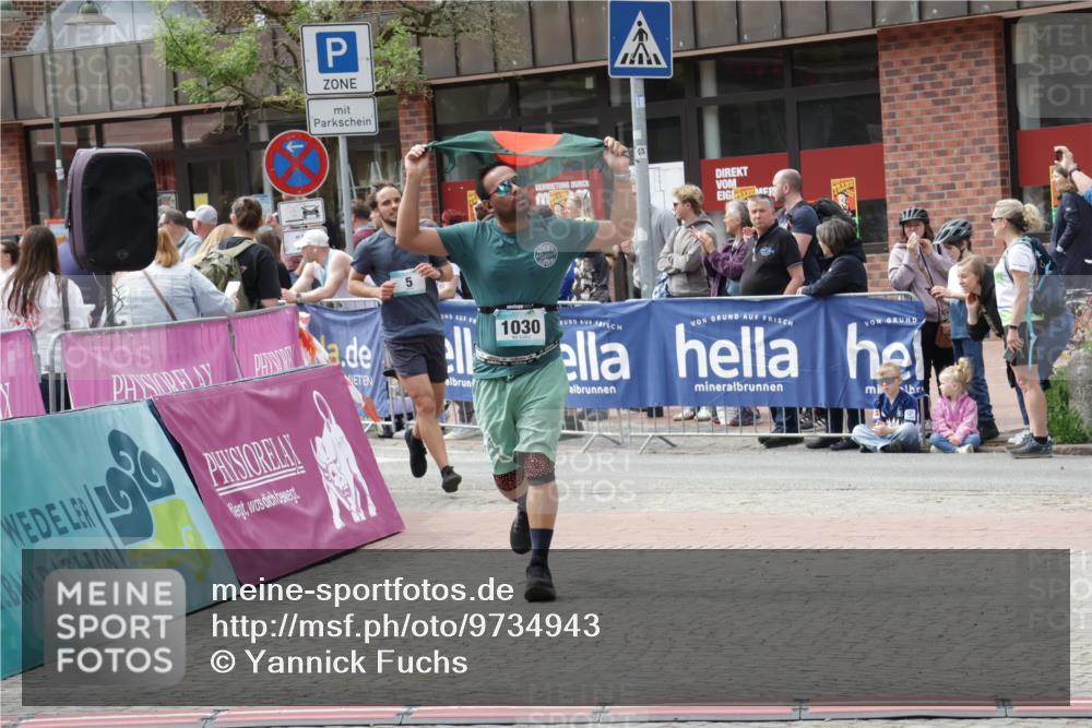 10.05.2026 - 8. Wedeler Halbmarathon Yannick Fuchs http://msf.ph/oto/9734943 10.05.2026 11:54:20 Ziel 5, 267, 1030 meine-sportfotos.de