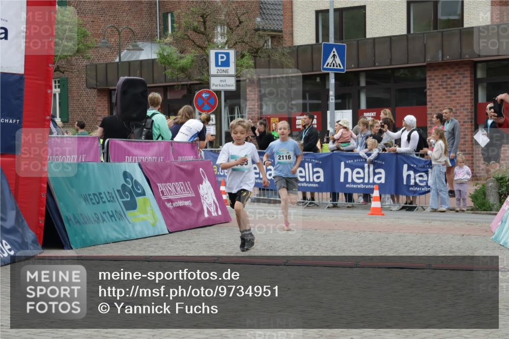 10.05.2026 - 8. Wedeler Halbmarathon Yannick Fuchs http://msf.ph/oto/9734951 10.05.2026 12:48:05 Ziel 408, 795, 824, 2116 meine-sportfotos.de