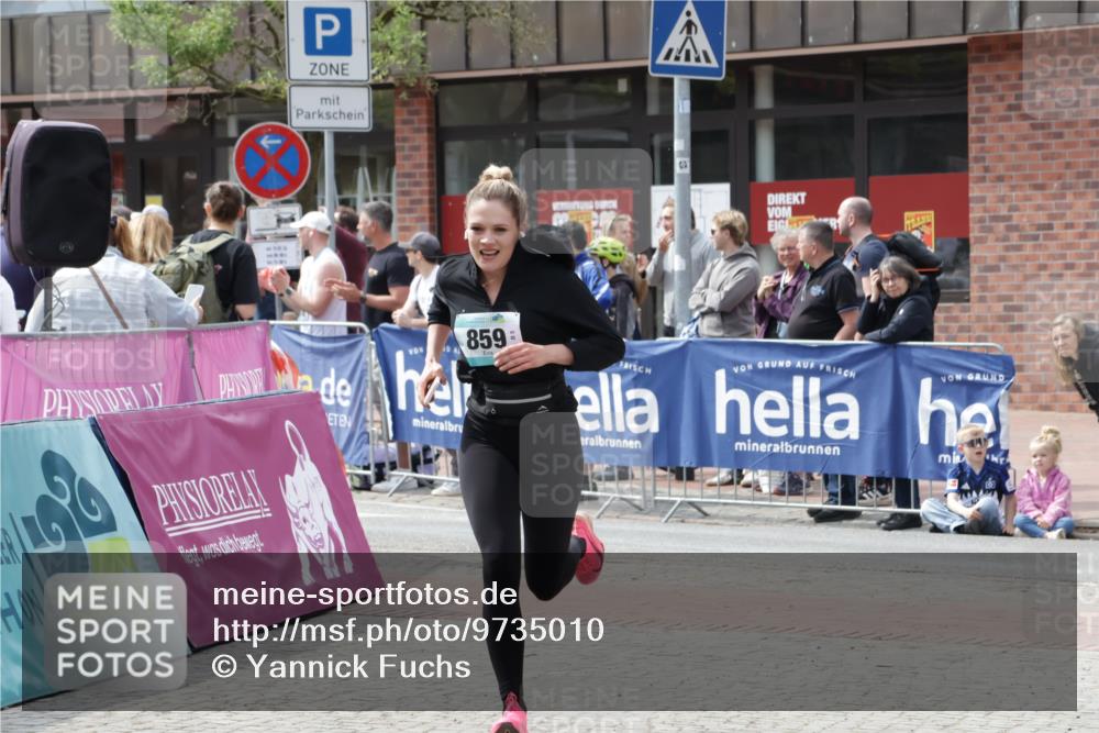 10.05.2026 - 8. Wedeler Halbmarathon Yannick Fuchs http://msf.ph/oto/9735010 10.05.2026 11:54:34 Ziel 859 meine-sportfotos.de