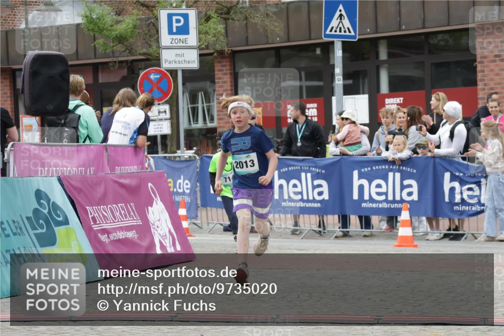 10.05.2026 - 8. Wedeler Halbmarathon Yannick Fuchs http://msf.ph/oto/9735020 10.05.2026 12:48:14 Ziel 346, 408, 714, 2013 meine-sportfotos.de