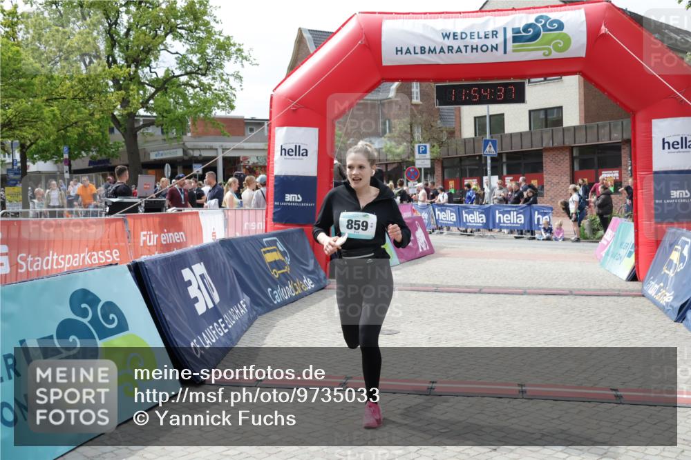 10.05.2026 - 8. Wedeler Halbmarathon Yannick Fuchs http://msf.ph/oto/9735033 10.05.2026 11:54:35 Ziel 859 meine-sportfotos.de