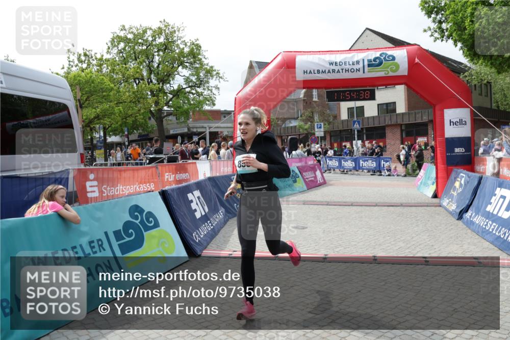 10.05.2026 - 8. Wedeler Halbmarathon Yannick Fuchs http://msf.ph/oto/9735038 10.05.2026 11:54:36 Ziel 859 meine-sportfotos.de