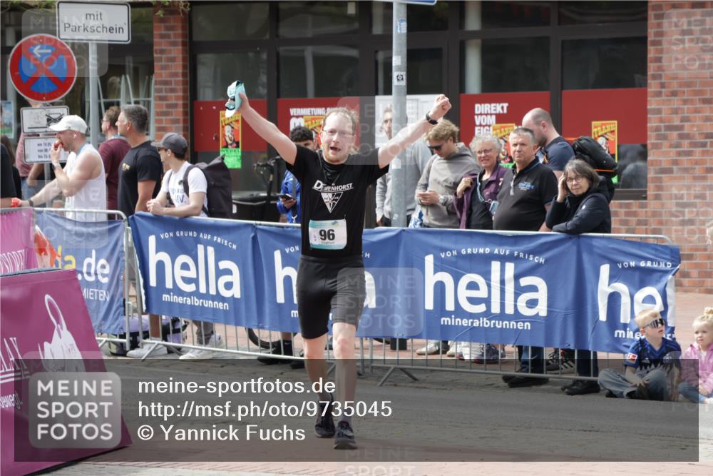 10.05.2026 - 8. Wedeler Halbmarathon Yannick Fuchs http://msf.ph/oto/9735045 10.05.2026 11:54:38 Ziel 96, 859 meine-sportfotos.de