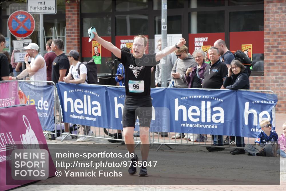 10.05.2026 - 8. Wedeler Halbmarathon Yannick Fuchs http://msf.ph/oto/9735047 10.05.2026 11:54:38 Ziel 96, 859 meine-sportfotos.de