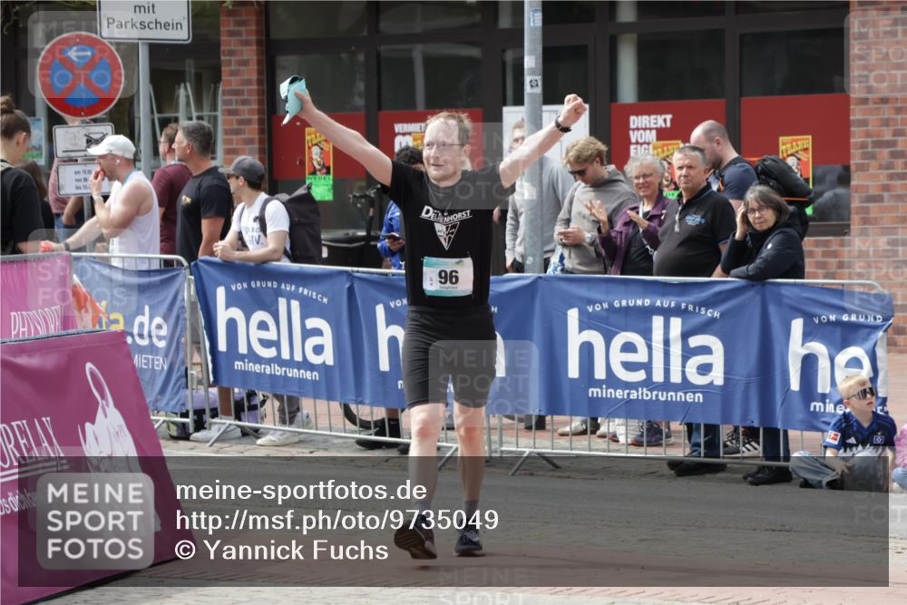 10.05.2026 - 8. Wedeler Halbmarathon Yannick Fuchs http://msf.ph/oto/9735049 10.05.2026 11:54:39 Ziel 96, 859 meine-sportfotos.de