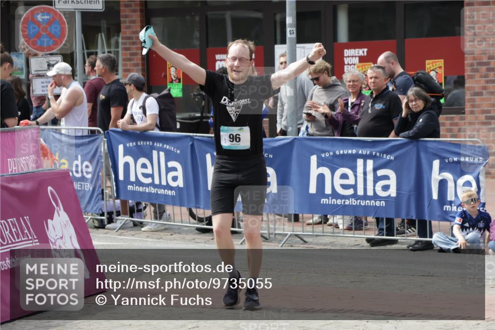 10.05.2026 - 8. Wedeler Halbmarathon Yannick Fuchs http://msf.ph/oto/9735055 10.05.2026 11:54:39 Ziel 96, 859 meine-sportfotos.de