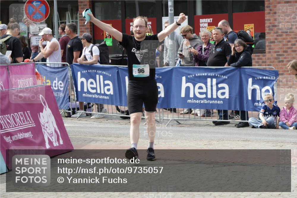 10.05.2026 - 8. Wedeler Halbmarathon Yannick Fuchs http://msf.ph/oto/9735057 10.05.2026 11:54:39 Ziel 96, 859 meine-sportfotos.de