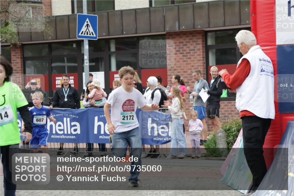 10.05.2026 - 8. Wedeler Halbmarathon Yannick Fuchs http://msf.ph/oto/9735060 10.05.2026 12:48:18 Ziel 346, 607, 714, 2013, 2172 meine-sportfotos.de