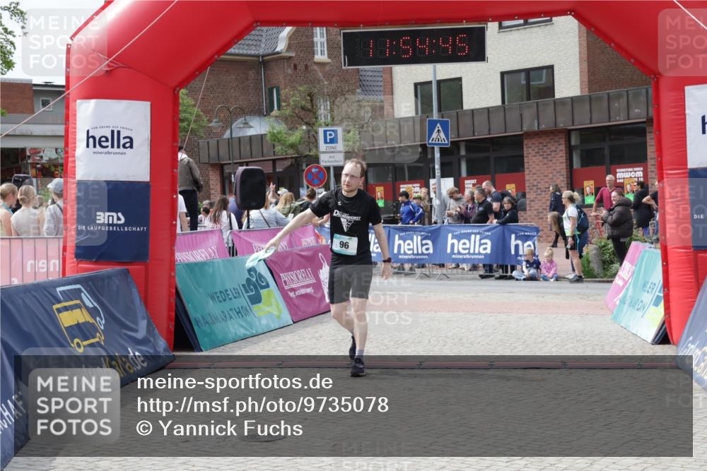 10.05.2026 - 8. Wedeler Halbmarathon Yannick Fuchs http://msf.ph/oto/9735078 10.05.2026 11:54:43 Ziel 96, 342 meine-sportfotos.de
