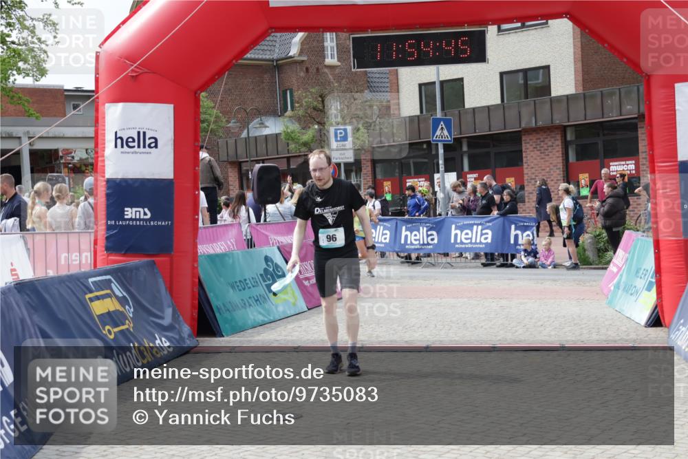 10.05.2026 - 8. Wedeler Halbmarathon Yannick Fuchs http://msf.ph/oto/9735083 10.05.2026 11:54:43 Ziel 96, 342 meine-sportfotos.de