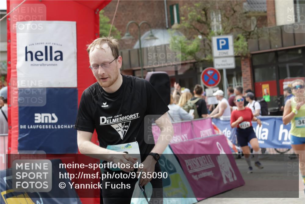 10.05.2026 - 8. Wedeler Halbmarathon Yannick Fuchs http://msf.ph/oto/9735090 10.05.2026 11:54:45 Ziel 96, 342, 2124 meine-sportfotos.de