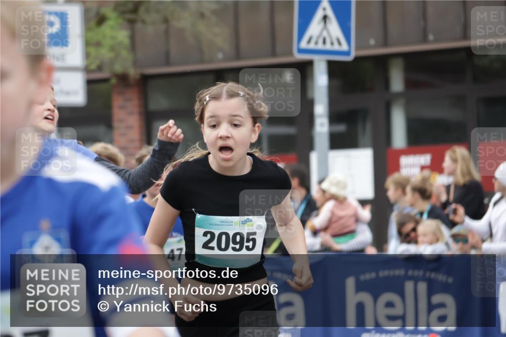 10.05.2026 - 8. Wedeler Halbmarathon Yannick Fuchs http://msf.ph/oto/9735096 10.05.2026 12:48:25 Ziel 147, 607, 609, 728, 2095, 2172 meine-sportfotos.de