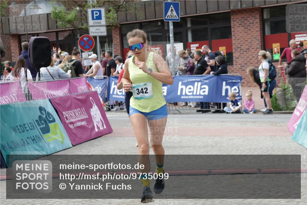 10.05.2026 - 8. Wedeler Halbmarathon Yannick Fuchs http://msf.ph/oto/9735099 10.05.2026 11:54:47 Ziel 96, 342, 2124 meine-sportfotos.de