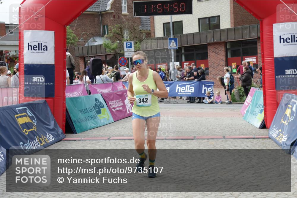 10.05.2026 - 8. Wedeler Halbmarathon Yannick Fuchs http://msf.ph/oto/9735107 10.05.2026 11:54:48 Ziel 96, 342, 2124 meine-sportfotos.de
