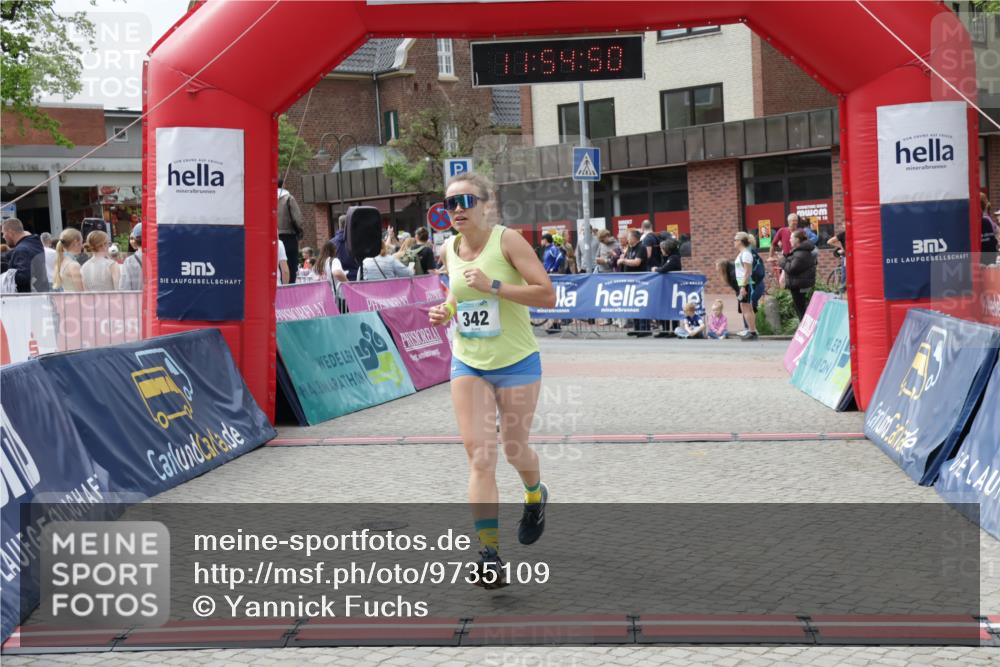 10.05.2026 - 8. Wedeler Halbmarathon Yannick Fuchs http://msf.ph/oto/9735109 10.05.2026 11:54:48 Ziel 96, 342, 2124 meine-sportfotos.de