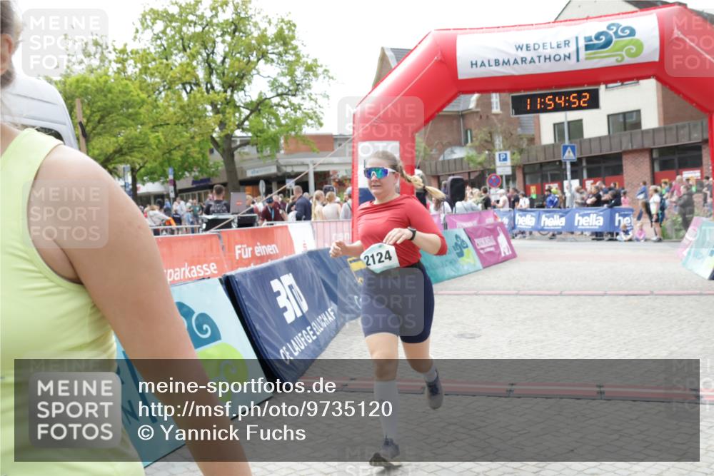 10.05.2026 - 8. Wedeler Halbmarathon Yannick Fuchs http://msf.ph/oto/9735120 10.05.2026 11:54:50 Ziel 342, 2124 meine-sportfotos.de
