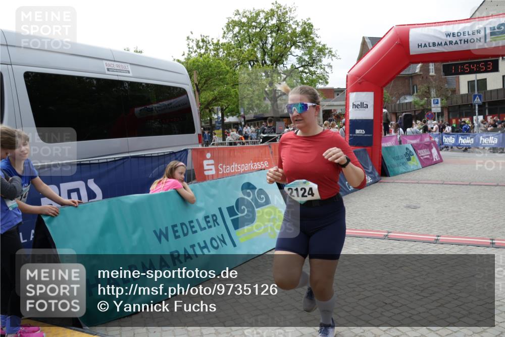 10.05.2026 - 8. Wedeler Halbmarathon Yannick Fuchs http://msf.ph/oto/9735126 10.05.2026 11:54:51 Ziel 342, 2124 meine-sportfotos.de