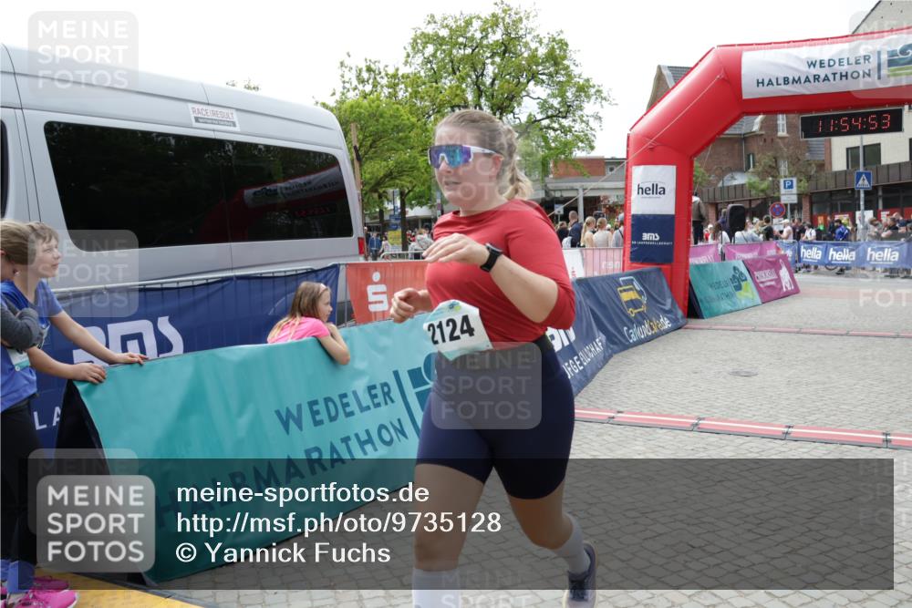10.05.2026 - 8. Wedeler Halbmarathon Yannick Fuchs http://msf.ph/oto/9735128 10.05.2026 11:54:51 Ziel 342, 2124 meine-sportfotos.de