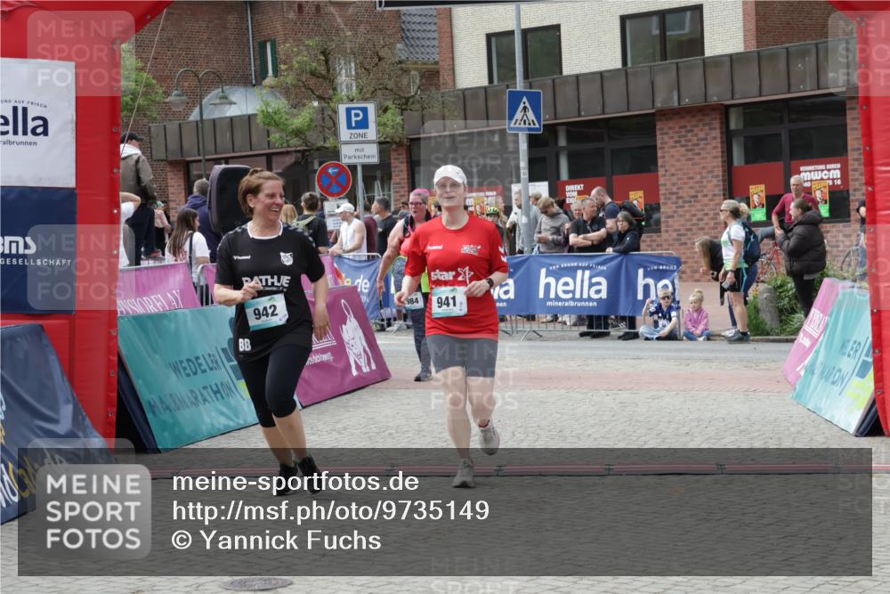 10.05.2026 - 8. Wedeler Halbmarathon Yannick Fuchs http://msf.ph/oto/9735149 10.05.2026 11:54:57 Ziel 941, 942 meine-sportfotos.de