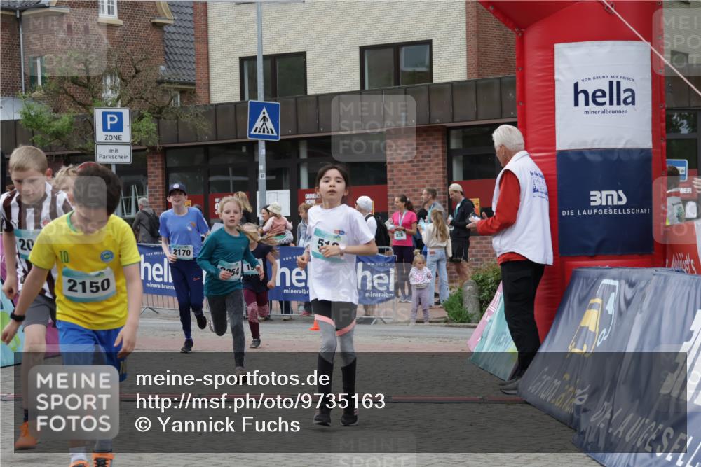 10.05.2026 - 8. Wedeler Halbmarathon Yannick Fuchs http://msf.ph/oto/9735163 10.05.2026 12:48:34 Ziel 197, 519, 2054, 2063, 2066, 2150, 2170 meine-sportfotos.de