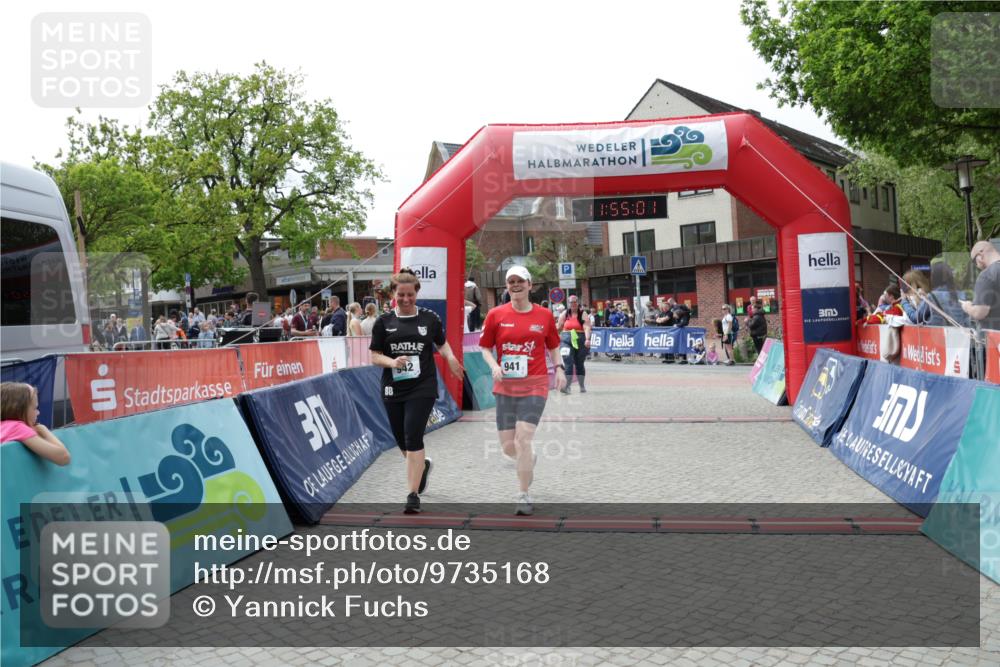 10.05.2026 - 8. Wedeler Halbmarathon Yannick Fuchs http://msf.ph/oto/9735168 10.05.2026 11:54:59 Ziel 941, 942, 984 meine-sportfotos.de