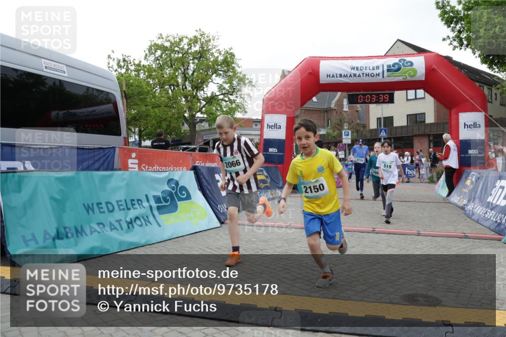 10.05.2026 - 8. Wedeler Halbmarathon Yannick Fuchs http://msf.ph/oto/9735178 10.05.2026 12:48:36 Ziel 197, 519, 2054, 2063, 2066, 2110, 2150, 2170 meine-sportfotos.de