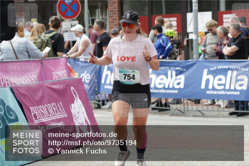 10.05.2026 - 8. Wedeler Halbmarathon Yannick Fuchs http://msf.ph/oto/9735194 10.05.2026 11:55:08 Ziel 754, 984 meine-sportfotos.de