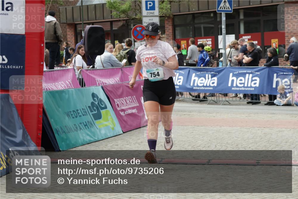 10.05.2026 - 8. Wedeler Halbmarathon Yannick Fuchs http://msf.ph/oto/9735206 10.05.2026 11:55:09 Ziel 754 meine-sportfotos.de