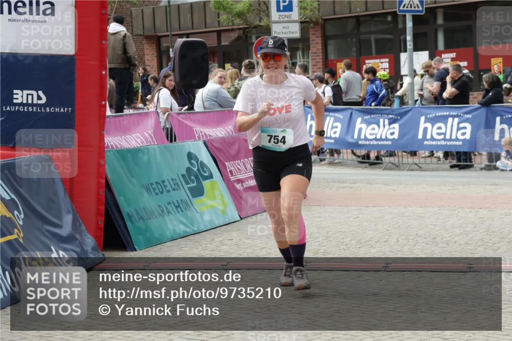 10.05.2026 - 8. Wedeler Halbmarathon Yannick Fuchs http://msf.ph/oto/9735210 10.05.2026 11:55:09 Ziel 754 meine-sportfotos.de
