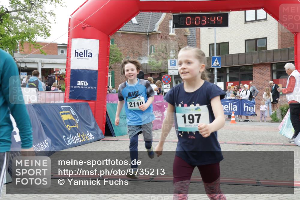 10.05.2026 - 8. Wedeler Halbmarathon Yannick Fuchs http://msf.ph/oto/9735213 10.05.2026 12:48:40 Ziel 148, 197, 519, 2054, 2063, 2066, 2110, 2111, 2170 meine-sportfotos.de