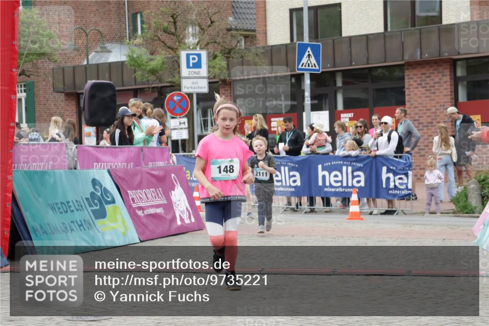 10.05.2026 - 8. Wedeler Halbmarathon Yannick Fuchs http://msf.ph/oto/9735221 10.05.2026 12:48:42 Ziel 148, 197, 825, 2110, 2111, 2170 meine-sportfotos.de