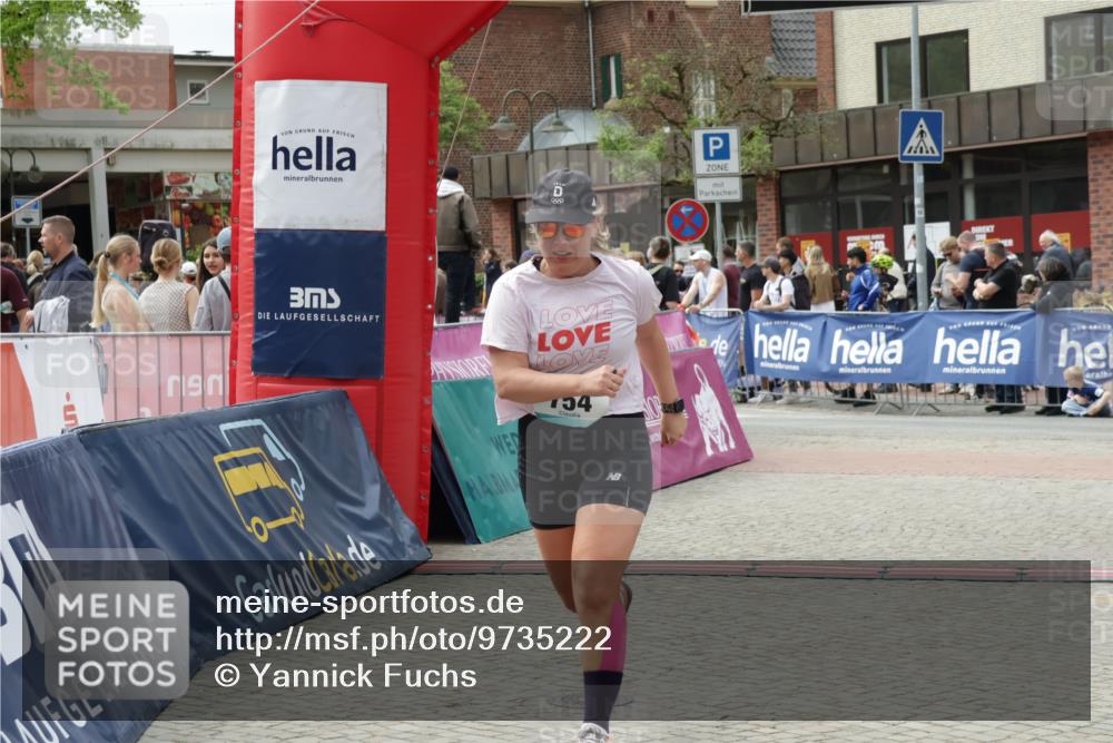 10.05.2026 - 8. Wedeler Halbmarathon Yannick Fuchs http://msf.ph/oto/9735222 10.05.2026 11:55:10 Ziel 754 meine-sportfotos.de